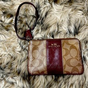 Cute Coach Wristlet 🤗